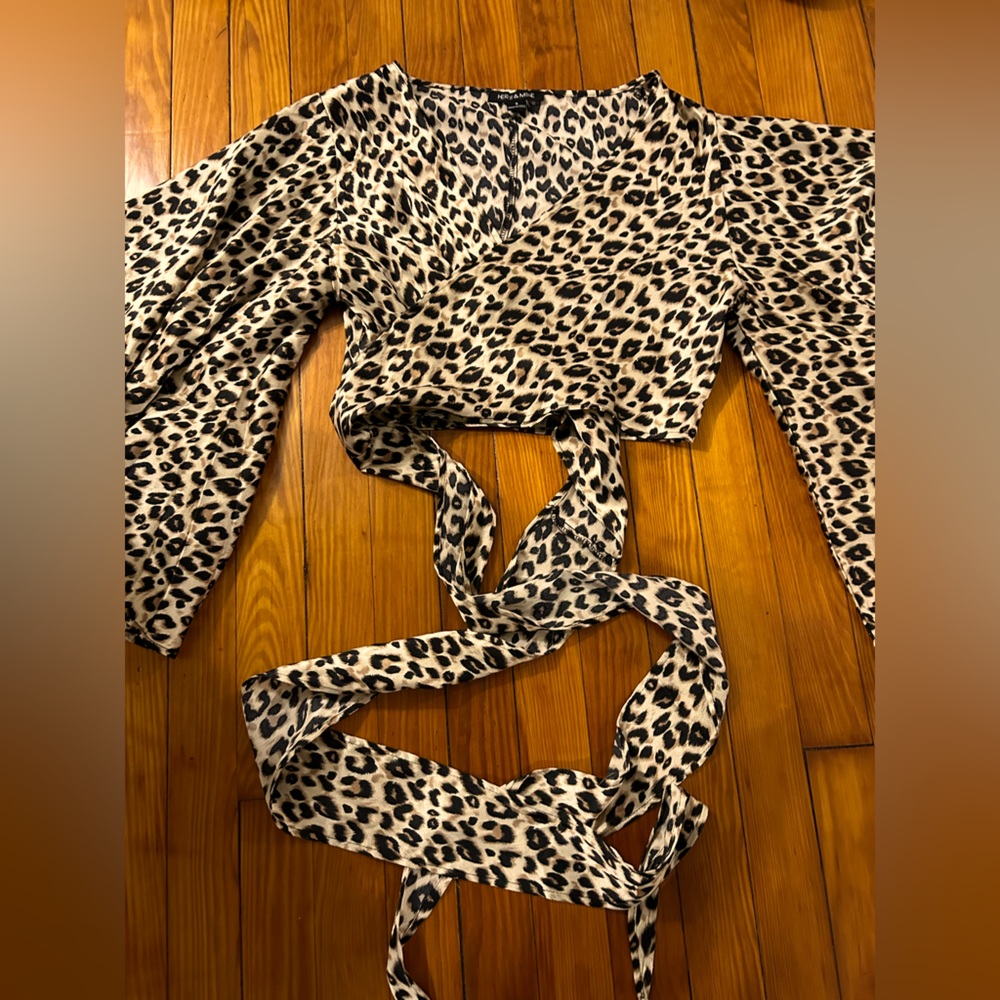 Leopard wrap top size small
